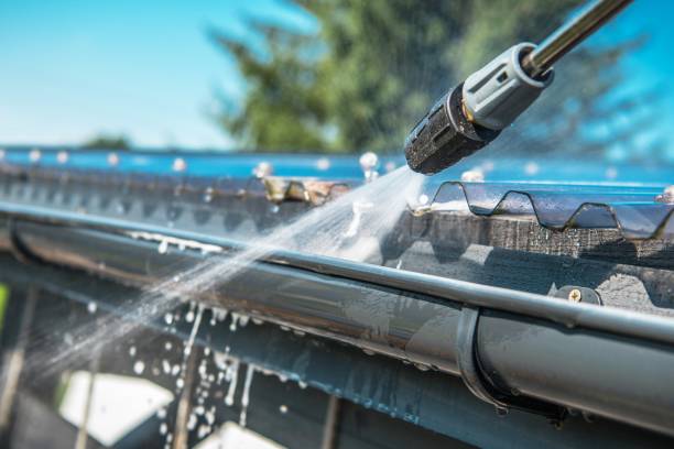 Best Garage Pressure Washing  in Rochester, WI